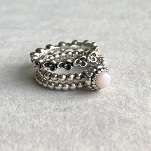 PANDORA Birthday Blooms ring